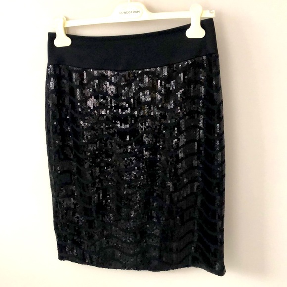 Linda Lundstrom Black Pencil skirt. Perfect for formal occasions, fully Lined. - Picture 1 of 12